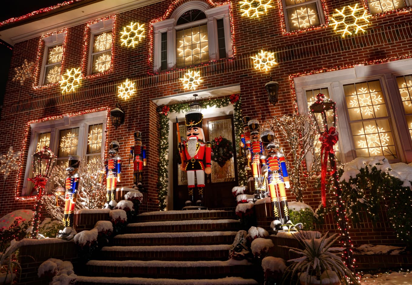 10 Best Christmas Vacations for Families in the U.S. CuddlyNest