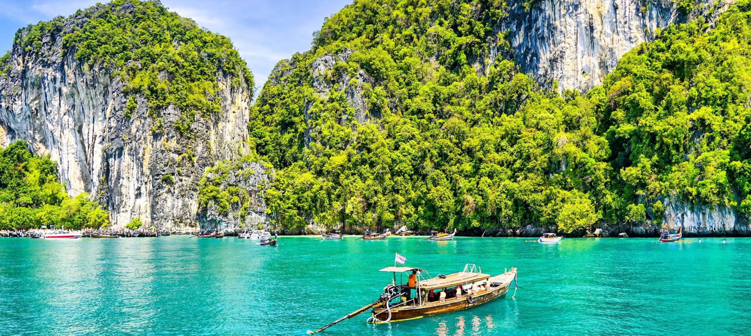 The Best Ways To Travel From Bangkok To Phuket | CuddlyNest