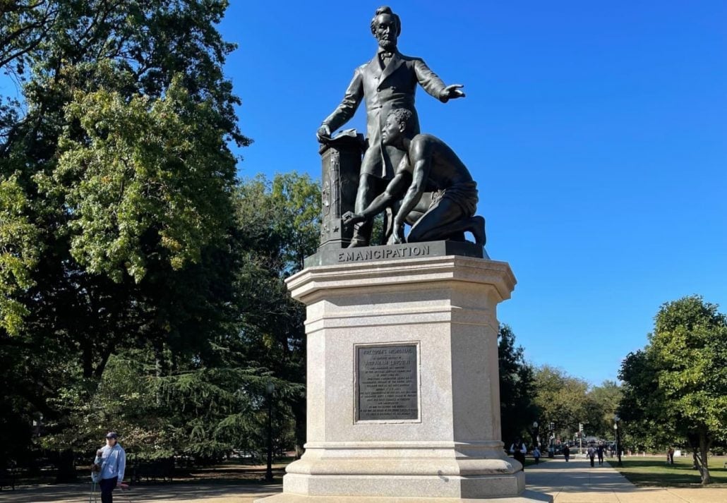 a monument at Lincoln Park DC