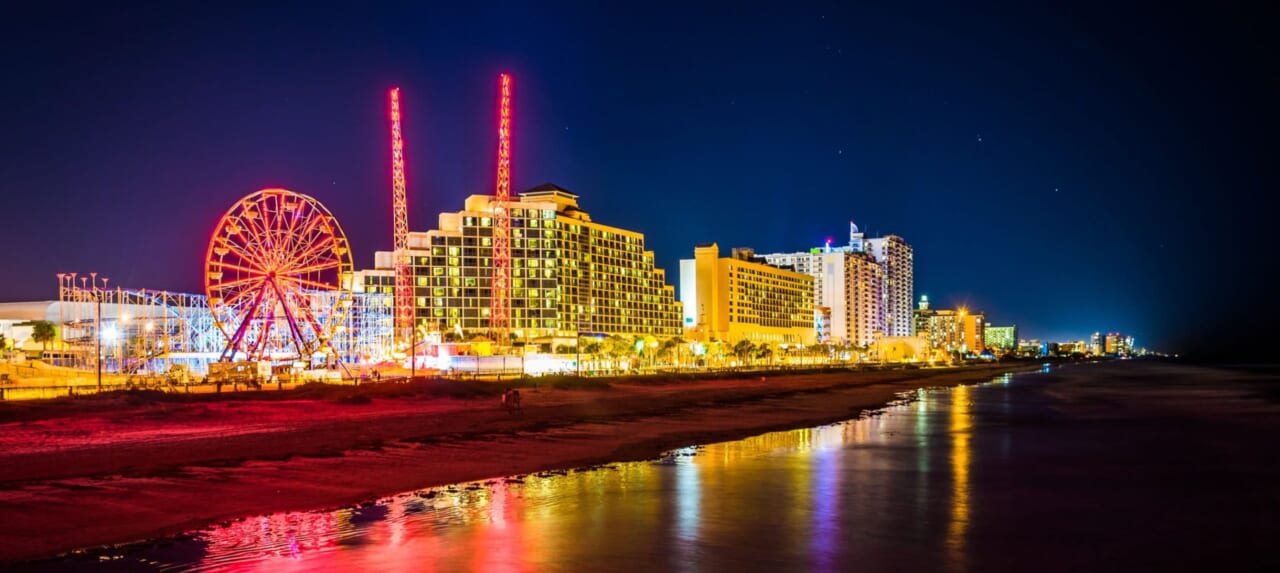 A Guide To Daytona Beach Boardwalk & Pier | CuddlyNest