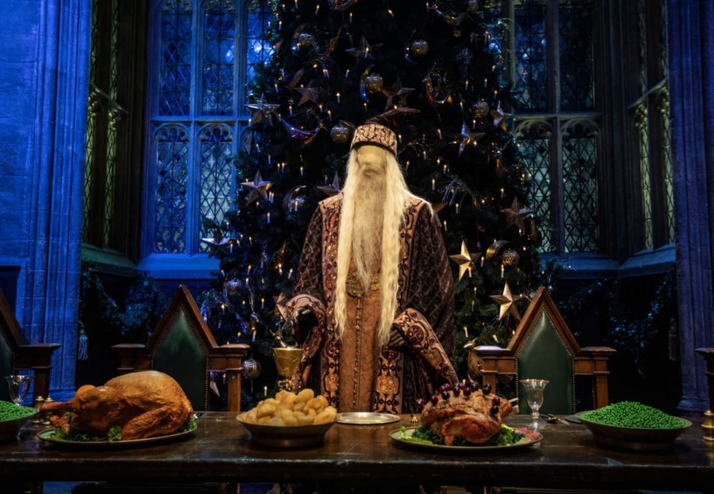 a Christmas dinner at Hogwarts in the Snow